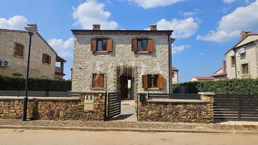 Casa di lusso a Svetvinčenat, Istria