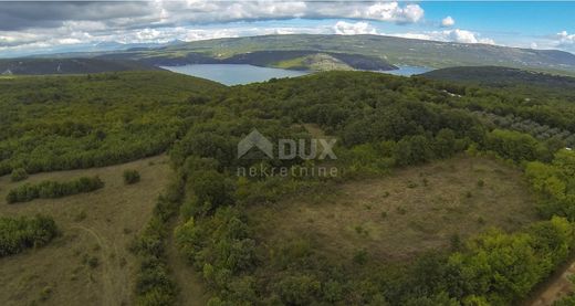 Land in Marčana, Istria