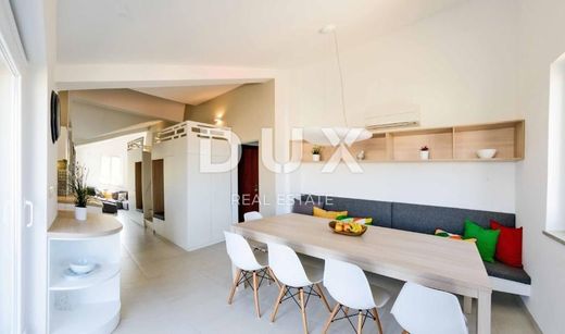 Apartment in Malinska, Malinska-Dubašnica