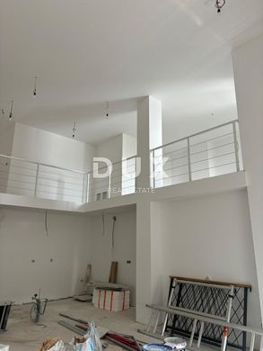 Pula, Grad Pulaのアパートメント