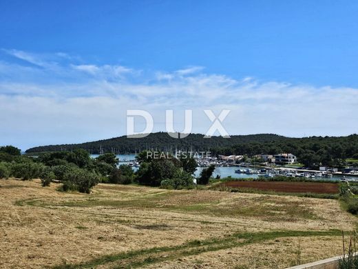 Teren w Medulin, Istria