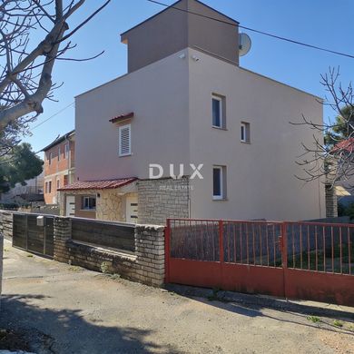 Luxury home in Pirovac, Sibenik-Knin
