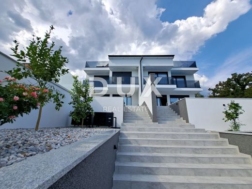 Casa de lujo en Lovran, Primorje - Gorski Kotar