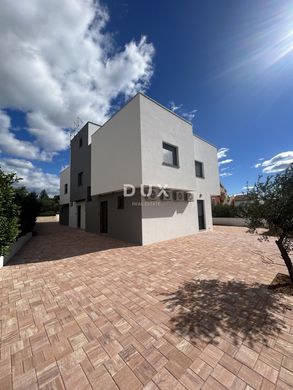 Daire Vodice, Sibenik-Knin