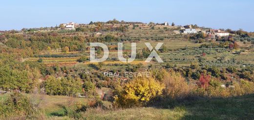 Участок, Buje, Grad Buje