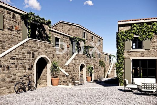 호화 저택 / Buje, Grad Buje