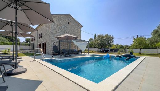 Maison de luxe à Svetvinčenat, Istria