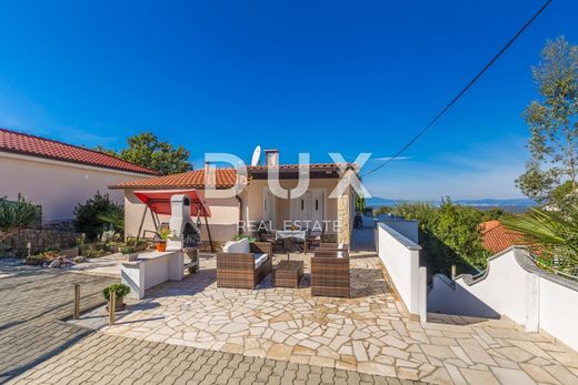 Dobrinj, Primorsko-Goranskaの高級住宅