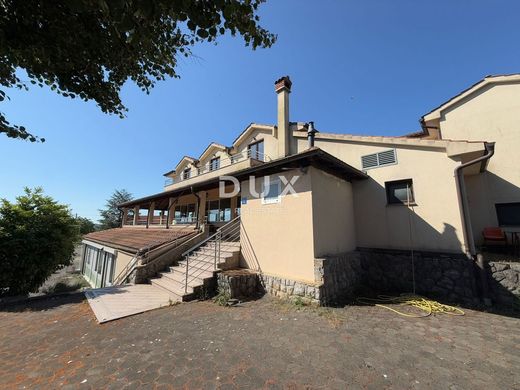 Casa di lusso a Matulji, Primorsko-Goranska