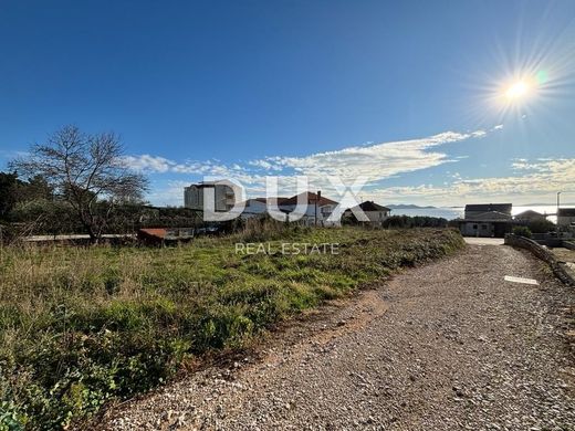 Pakoštane, Zadarの土地