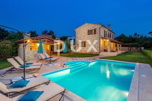 Maison de luxe à Svetvinčenat, Istria