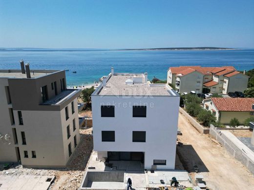 Apartment / Etagenwohnung in Kolan, Zadar