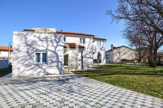 Luxury home in Ližnjan, Ližnjan-Lisignano