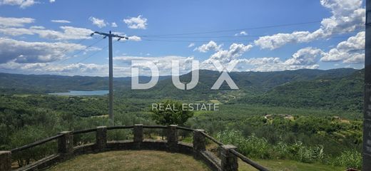 Land in Motovun, Motovun-Montona