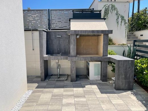 ﺷﻘﺔ ﻓﻲ Krk, Grad Krk