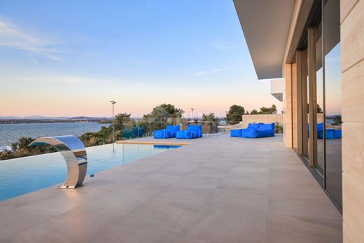 Luxury home in Tkon, Zadar