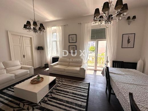 Pula, Grad Pulaのアパートメント