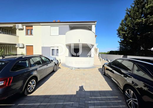 Luxury home in Ližnjan, Ližnjan-Lisignano