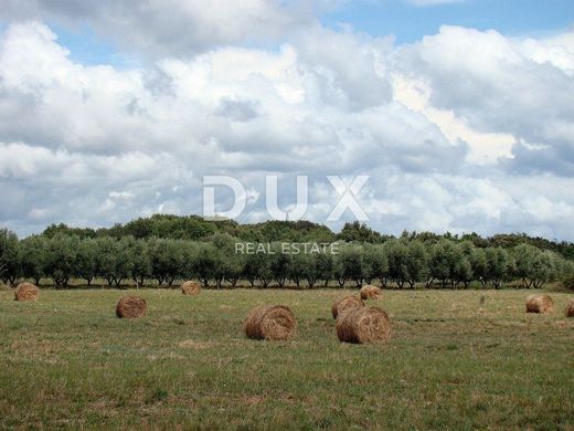 Terreno a Pola, Grad Pula