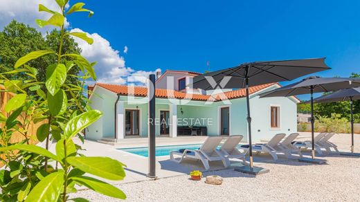 منزل ﻓﻲ Svetvinčenat, Istria