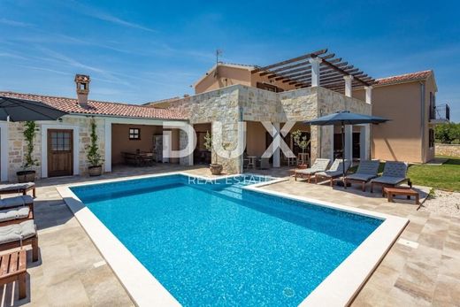 Maison de luxe à Svetvinčenat, Istria