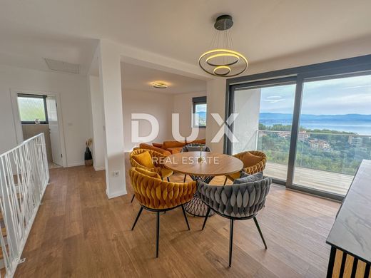 Apartment / Etagenwohnung in Opatija, Grad Opatija