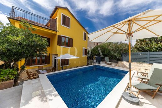 Casa di lusso a Cirquenizza, Grad Crikvenica