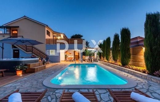 Luxury home in Marčana, Istria