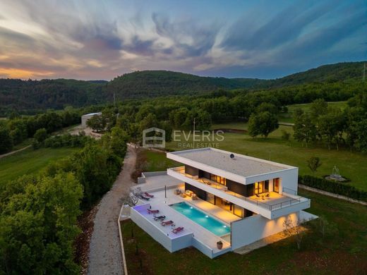 Luxury home for sale in Grožnjan
