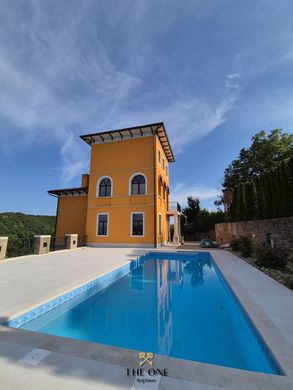 Luxury home in Oprtalj, Oprtalj-Portole