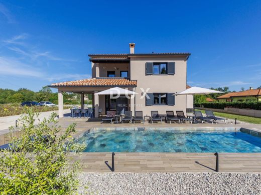 豪宅  Labin, Grad Labin