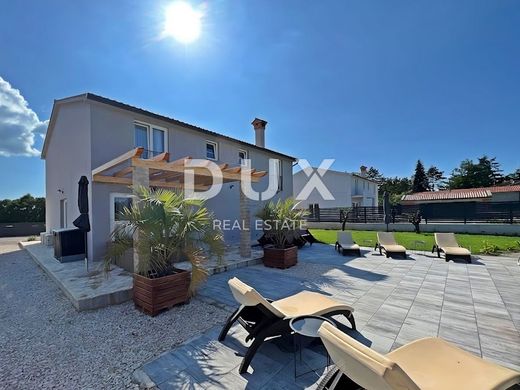 Maison de luxe à Labin, Grad Labin