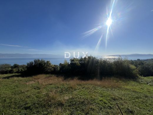 Land in Lovran, Primorsko-Goranska