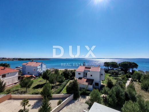 Privlaka, Zadarのアパートメント