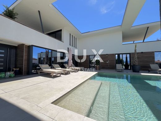 Luxury home in Krk, Grad Krk