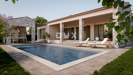 Luxury home in Svetvinčenat, Istria