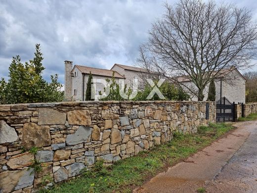 Maison de luxe à Grožnjan, Grožnjan-Grisignana