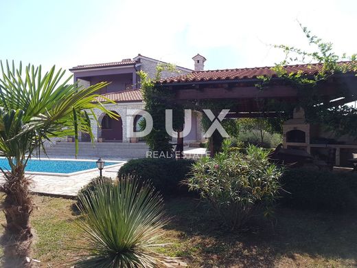 Vodnjan, Grad Vodnjanの高級住宅