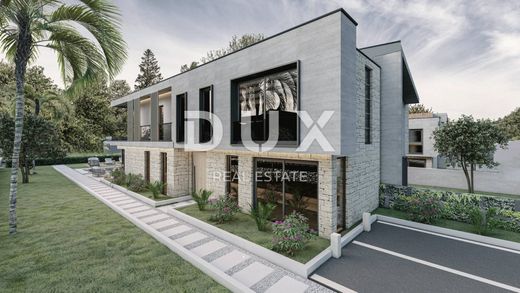 Элитный дом, Умаг, Grad Umag