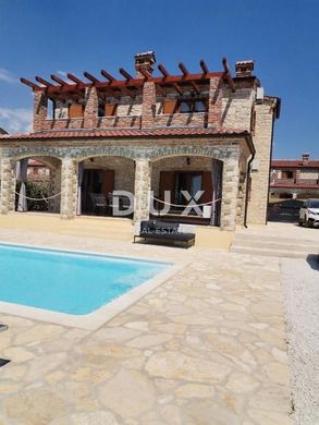 منزل ﻓﻲ Svetvinčenat, Istria