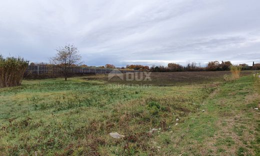 Terreno en Brtonigla, Brtonigla-Verteneglio