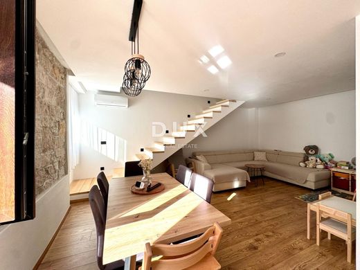 Apartment in Pula, Grad Pula