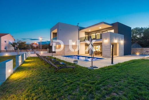 Luxury home in Sveti Filip i Jakov, Zadar