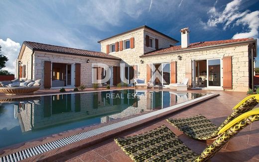 Maison de luxe à Svetvinčenat, Istria