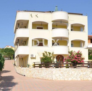 Luxury home for sale in Medulin