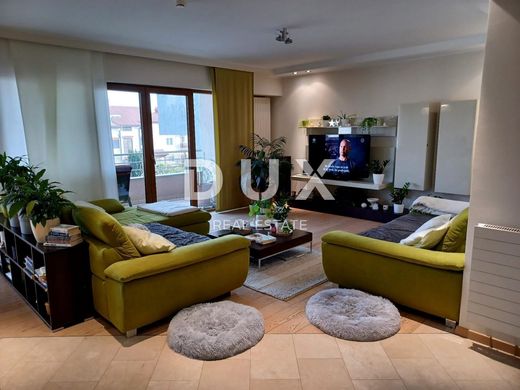 Διαμέρισμα σε Pula, Grad Pula