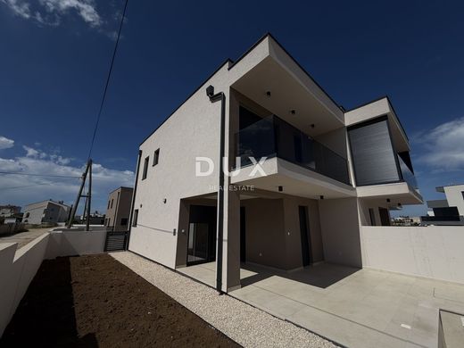Apartment in Vrsi, Zadar