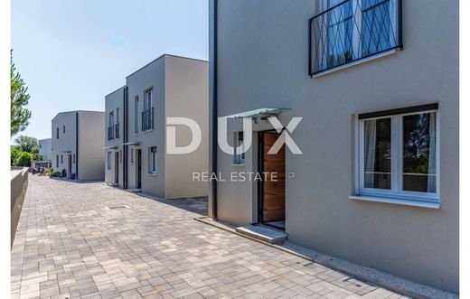 Luxe woning in Pula, Grad Pula