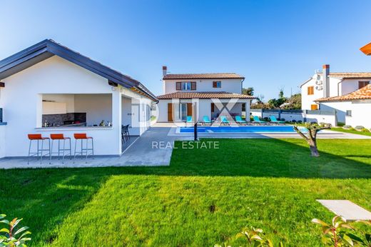 Luxury home in Ližnjan, Ližnjan-Lisignano