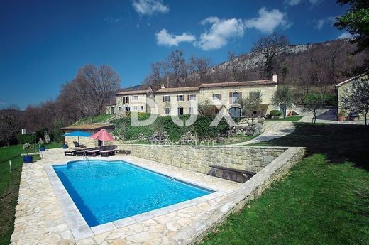 Luxe woning in Lupoglav, Istria